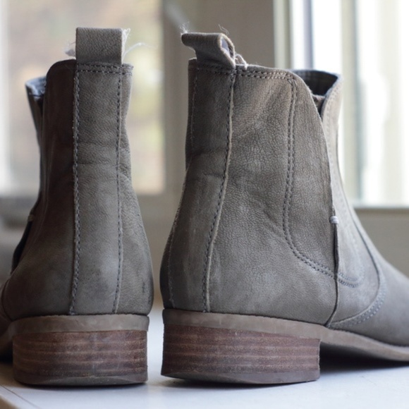 👢 Nine West Gray Boots - Picture 3 of 4